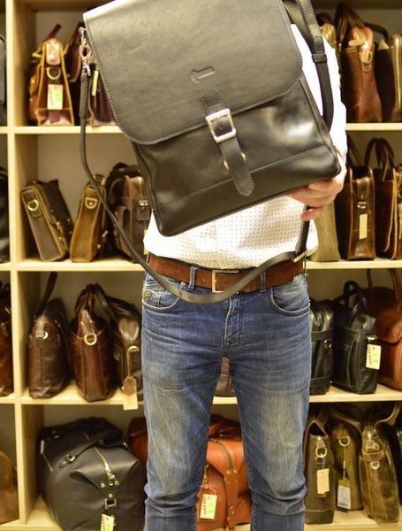 Вертикальна чоловіча шкіряна сумка через плече GA-1808-4lx бренду Tarwa GA-1808-4lx фото