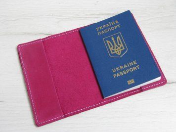 Фотографія Шкіряна обкладинка для паспорта BGS рожева, фуксія BGS3146 BGS3146 - купити 85968 за 644 грн